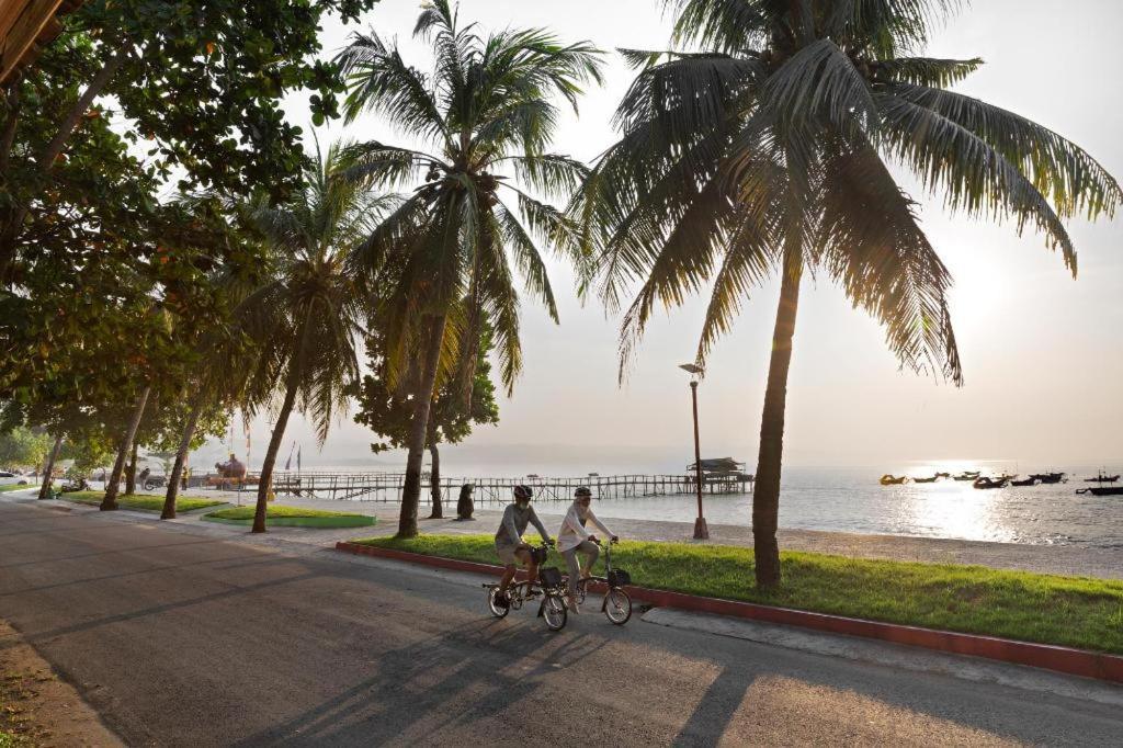 Sunrise Beach Hotel Pangandaran Exterior photo